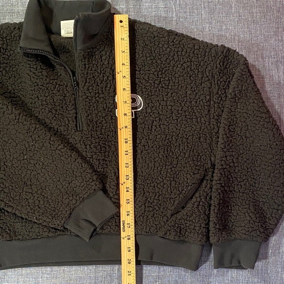 PINK Victoria’s Secret Black Sherpa Quarter-Zip Pullover Women’s S/P Fleece Crop - Picture 9 of 9
